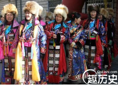 藏族服饰  藏族服饰有哪些特点