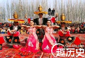 维吾尔族服饰什么样？为何会有好多种颜色