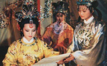 作为贾宝玉亲姐姐的贾元春，她希望谁来做宝玉的妻子？