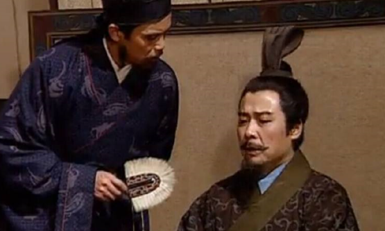 《三国演义》中：凤雏落坡死加速三足鼎立？