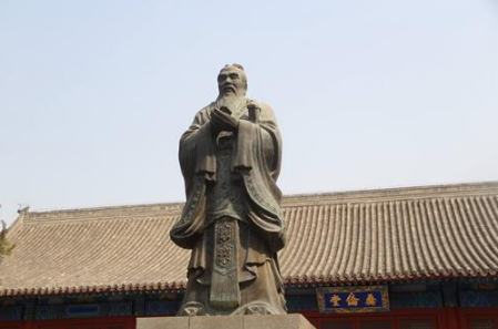 孔子为什么是公认的圣人？孔子对历史发展做出了什么贡献？