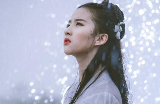 杨过与小龙女有后代吗？有人猜测他是杨过与小龙女的儿子！