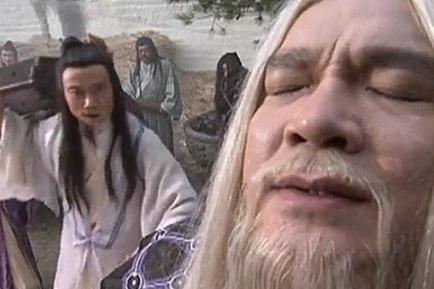 无崖子将百年功力传给虚竹，为什么不让他立刻去找丁春秋报仇？